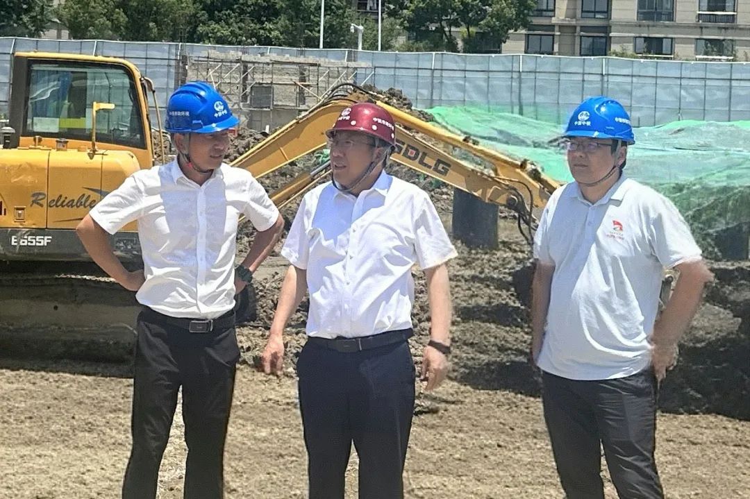 公司黨委書記、董事長李明華到蘇州清樹灣項目檢查指導(dǎo)工作.jpg