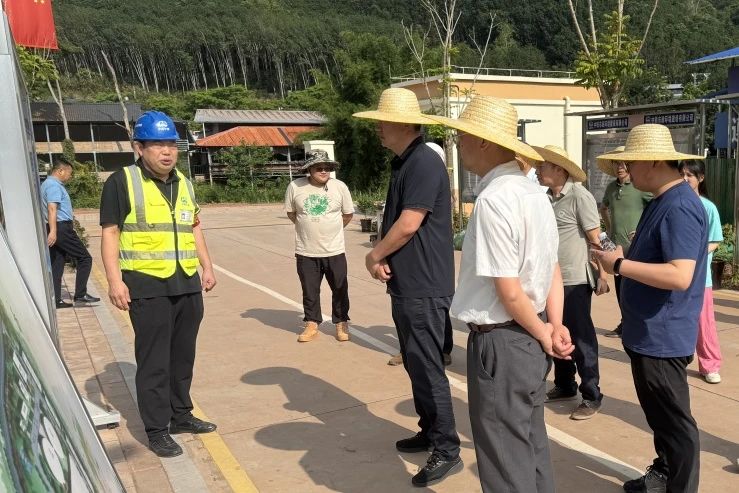 云南省住房城鄉(xiāng)建設(shè)廳村鎮(zhèn)建設(shè)處處長馬望一行到磨憨項目調(diào)研.jpg
